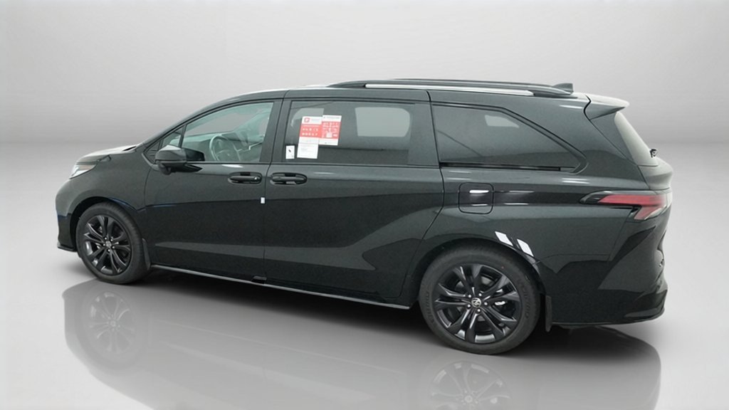 New 2026 Toyota Sienna XSE FWD image 15