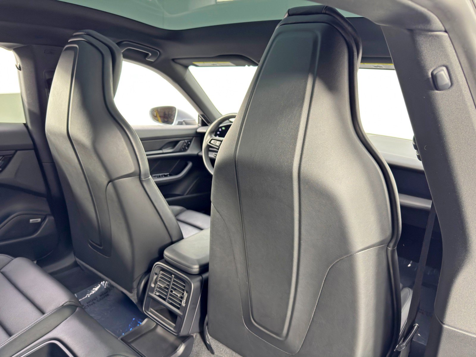 Used 2020 Porsche Taycan 4S w/ Premium Package image 36