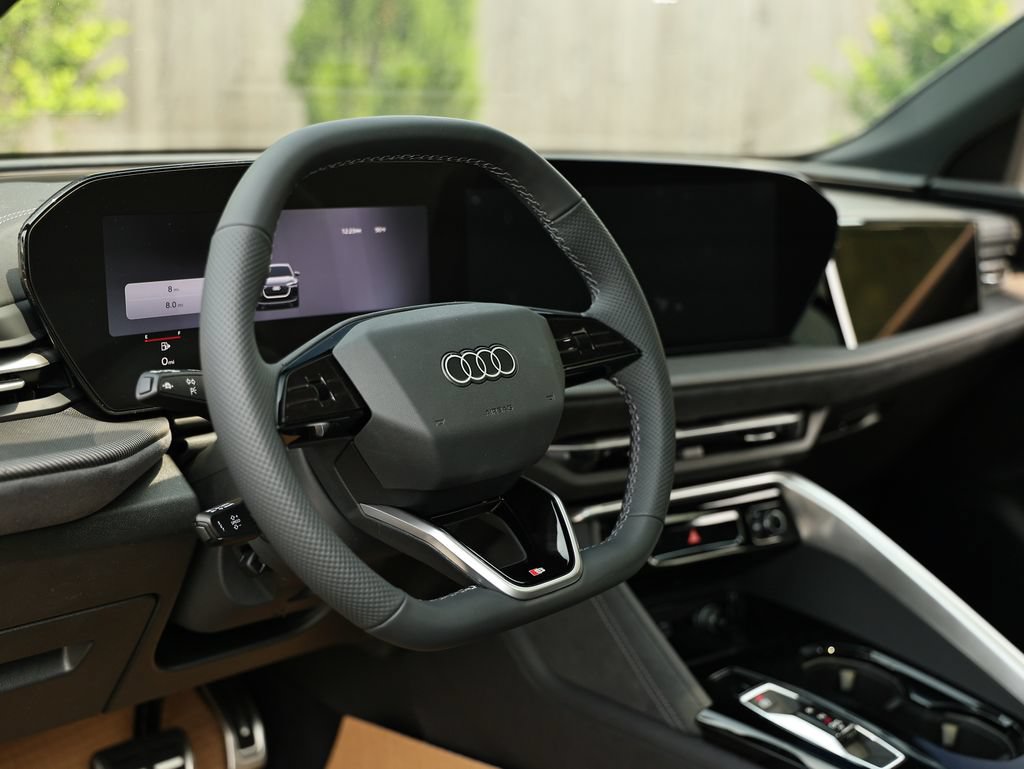 New 2026 Audi SQ5 Prestige AWD/4WD image 18