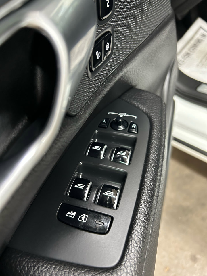 Used 2018 Volvo S90 T5 Momentum w/ Convenience Package AWD/4WD image 24