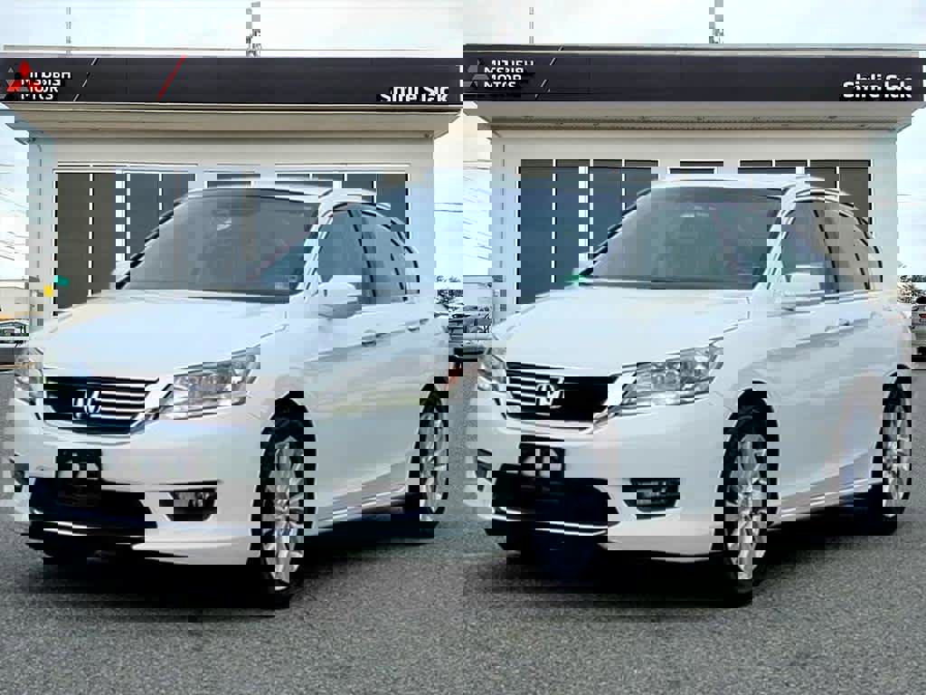 Used 2015 Honda Accord Touring image 1