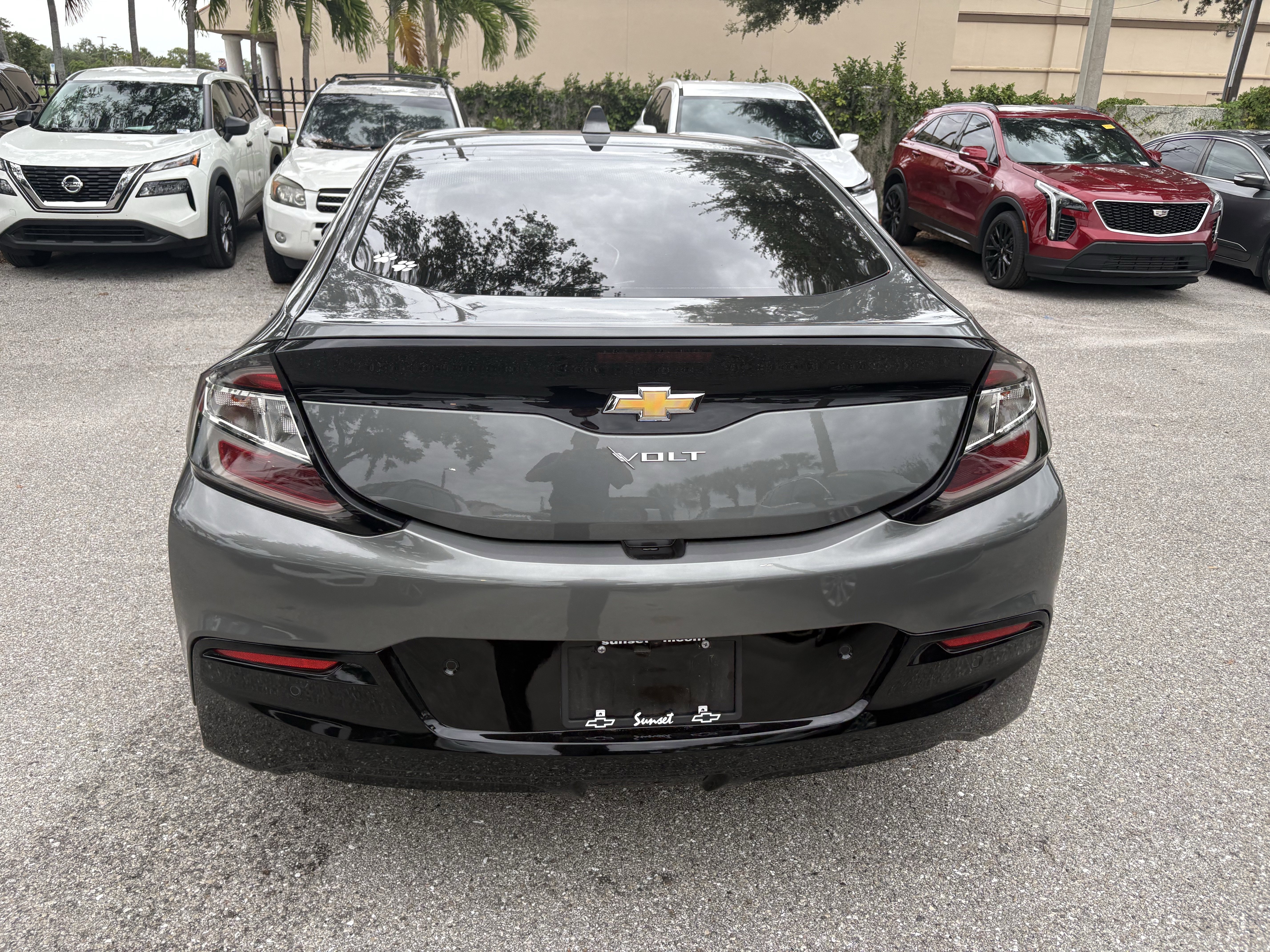 Used 2017 Chevrolet Volt Premier w/ Driver Confidence II Package FWD image 6