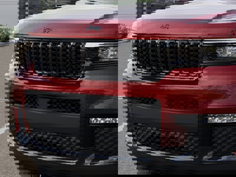 New 2025 Jeep Grand Cherokee L Limited w/ Black Appearance Package image 30