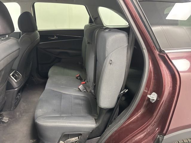 Used 2019 Kia Sorento LX w/ LX Convenience Package image 23