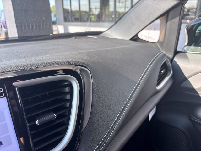 New 2027 Chrysler Pacifica Select FWD image 25