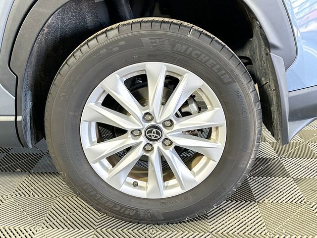 Certified 2023 Toyota Corolla Cross LE image 28