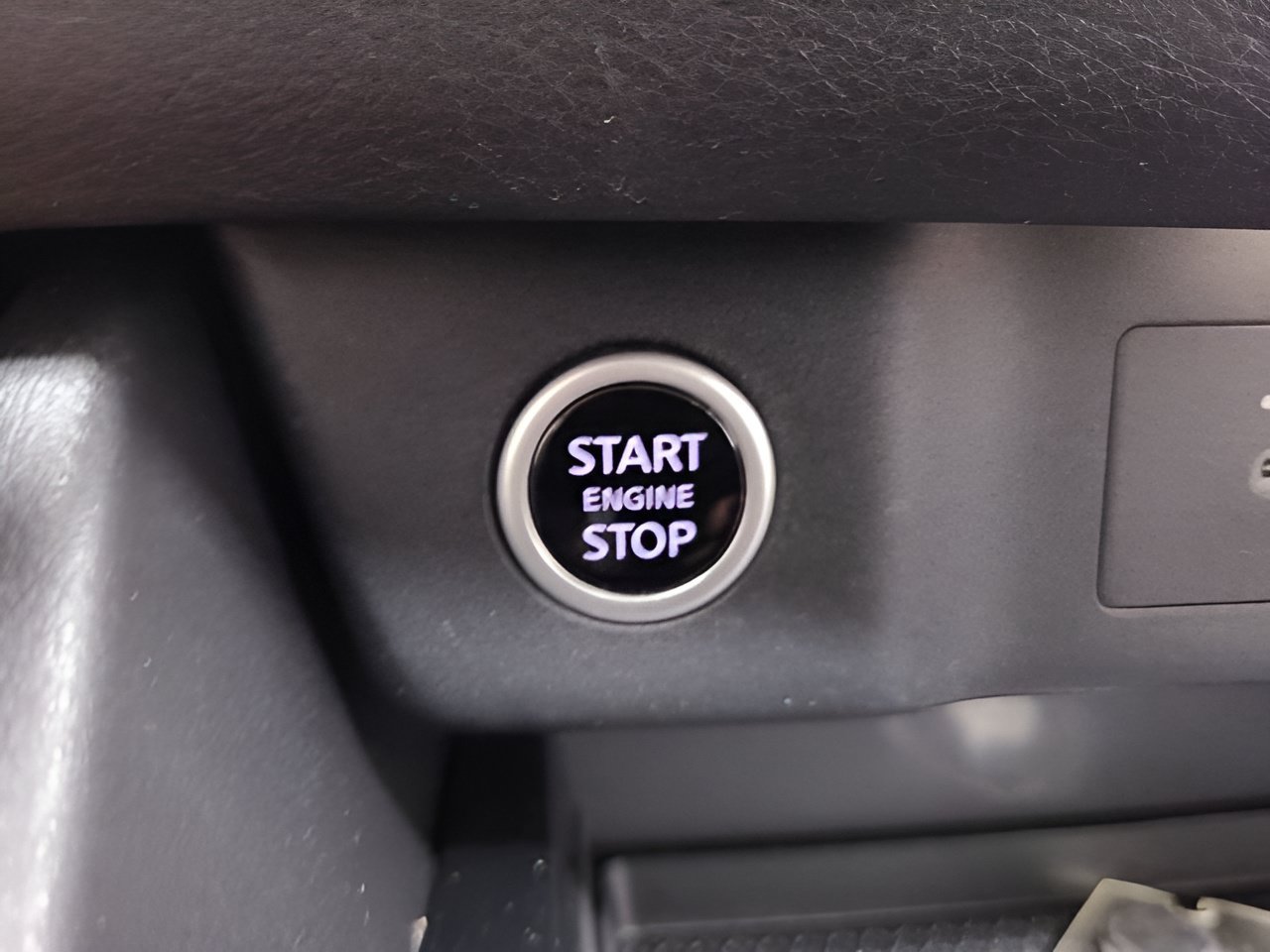 Used 2021 Nissan Rogue SV AWD/4WD image 32