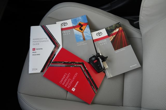 Used 2024 Toyota Prius XLE FWD image 42
