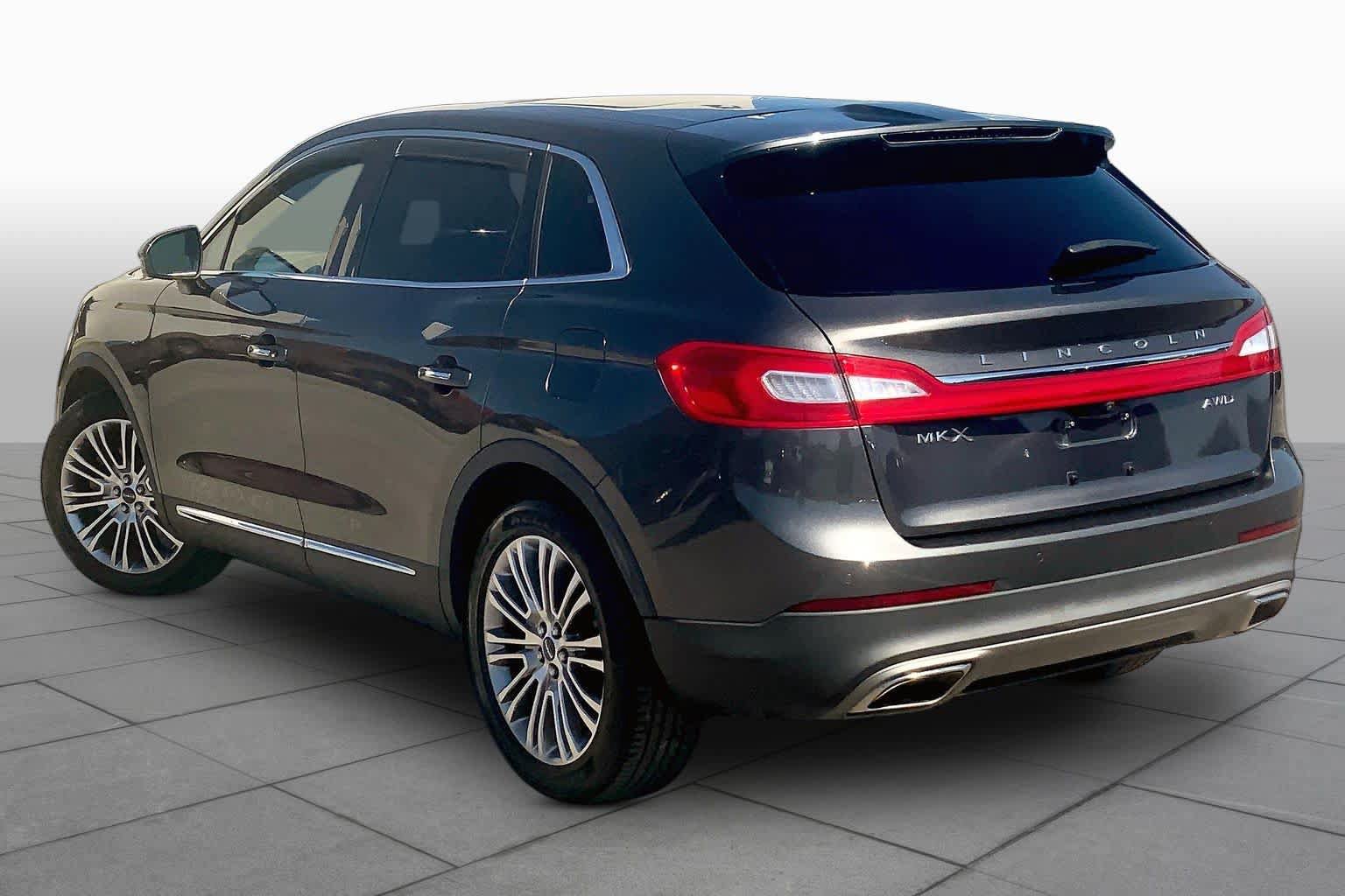 Used 2018 Lincoln MKX Reserve AWD/4WD image 12