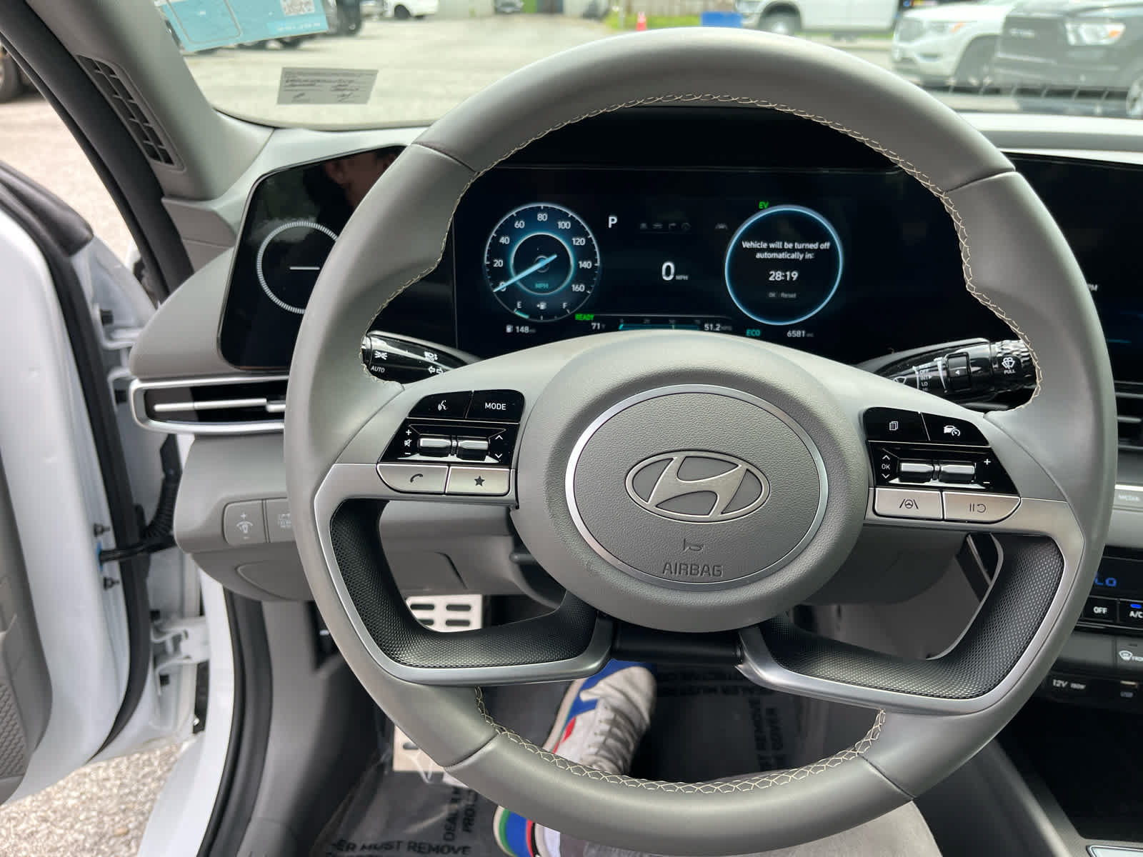 Used 2025 Hyundai Elantra SEL FWD image 13