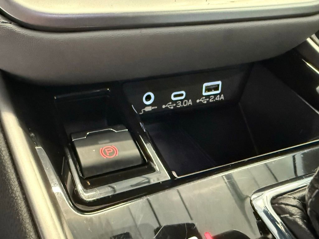 Used 2024 Subaru Outback Premium image 30