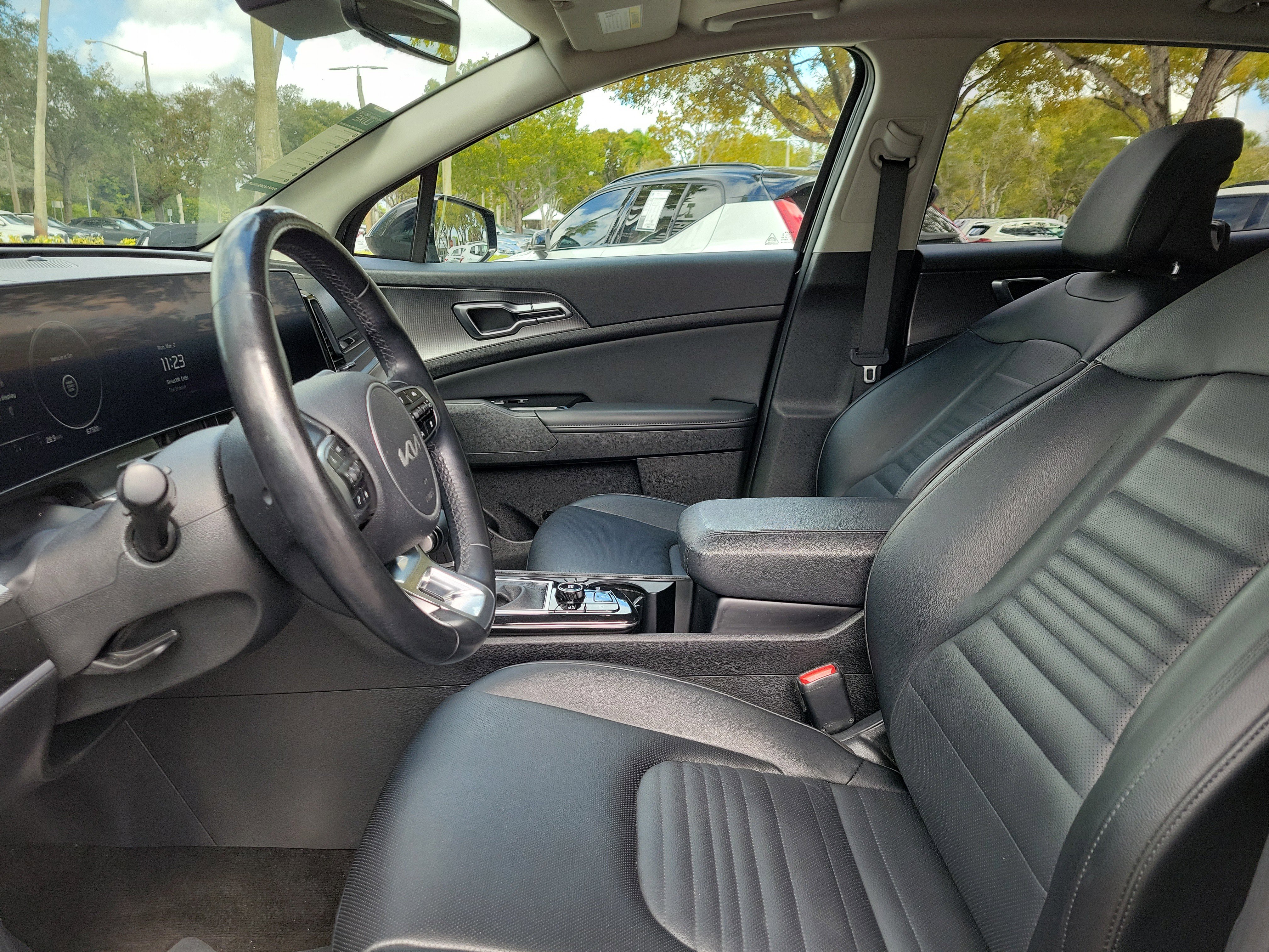 Used 2023 Kia Sportage SX image 12