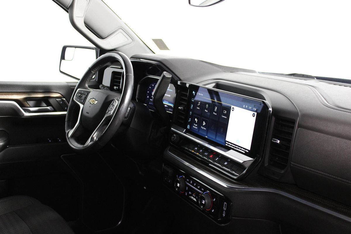 Used 2022 Chevrolet Silverado 1500 LT AWD/4WD image 8