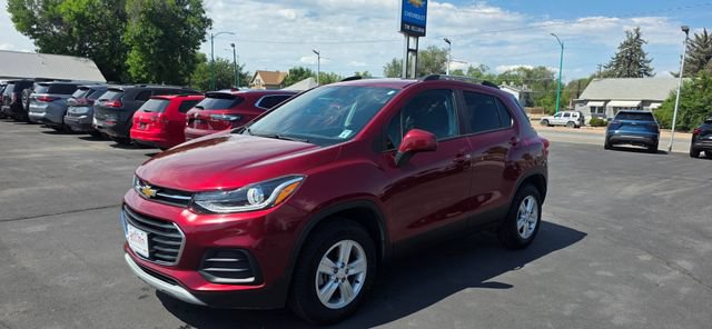 Used 2022 Chevrolet Trax LT w/ LT Convenience Package AWD/4WD image 3