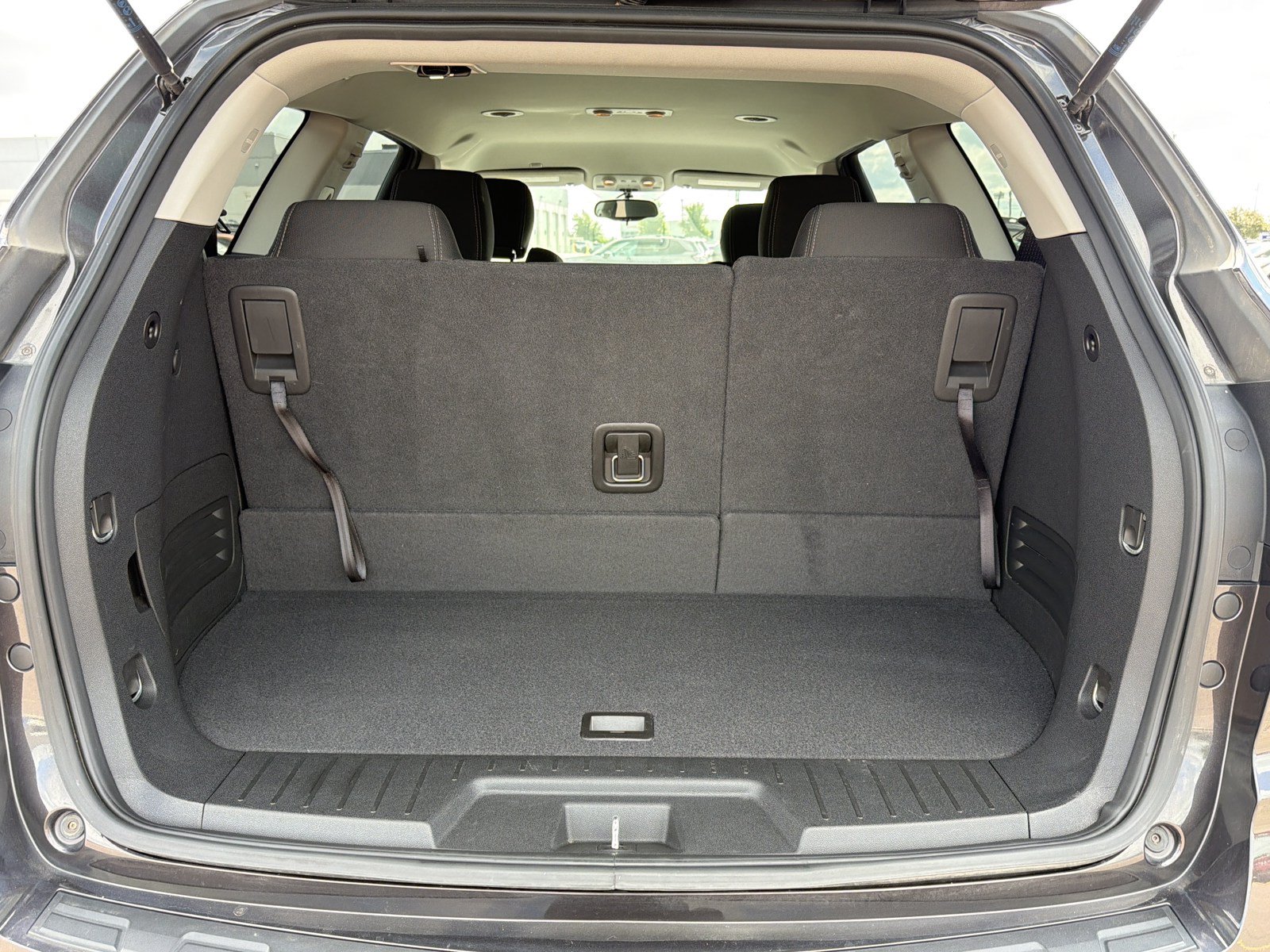 Used 2017 Chevrolet Traverse LT w/ Style and Technology Package FWD image 18