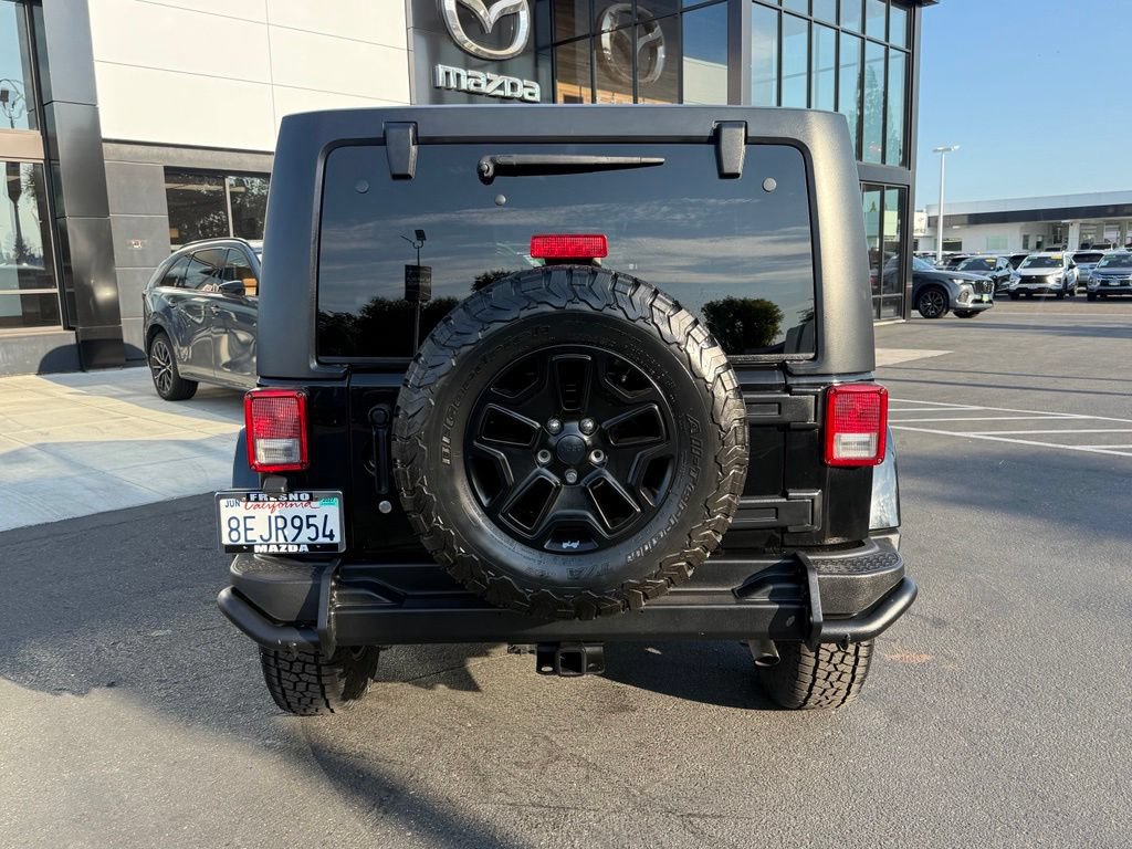 Used 2016 Jeep Wrangler Unlimited Sahara AWD/4WD image 9
