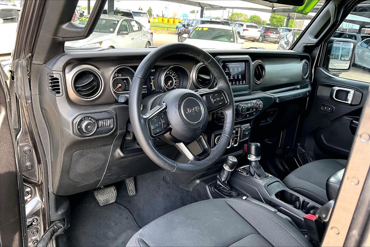 Used 2019 Jeep Wrangler Unlimited Sport S AWD/4WD image 14
