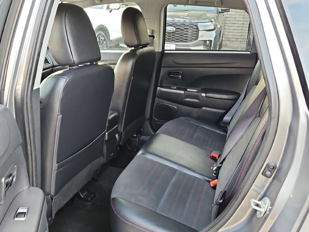Used 2025 Mitsubishi Outlander Sport SE AWD/4WD image 28