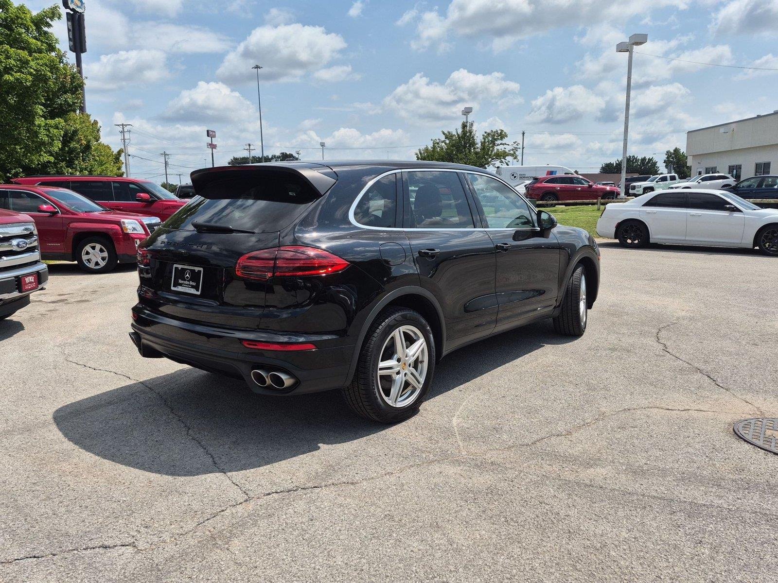 Used 2017 Porsche Cayenne S AWD/4WD image 5