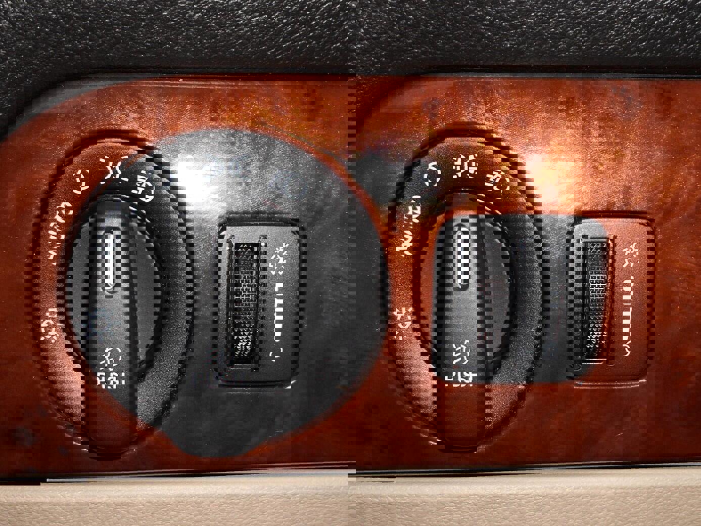 Used 2014 Dodge Durango Limited w/ Premium Group image 16