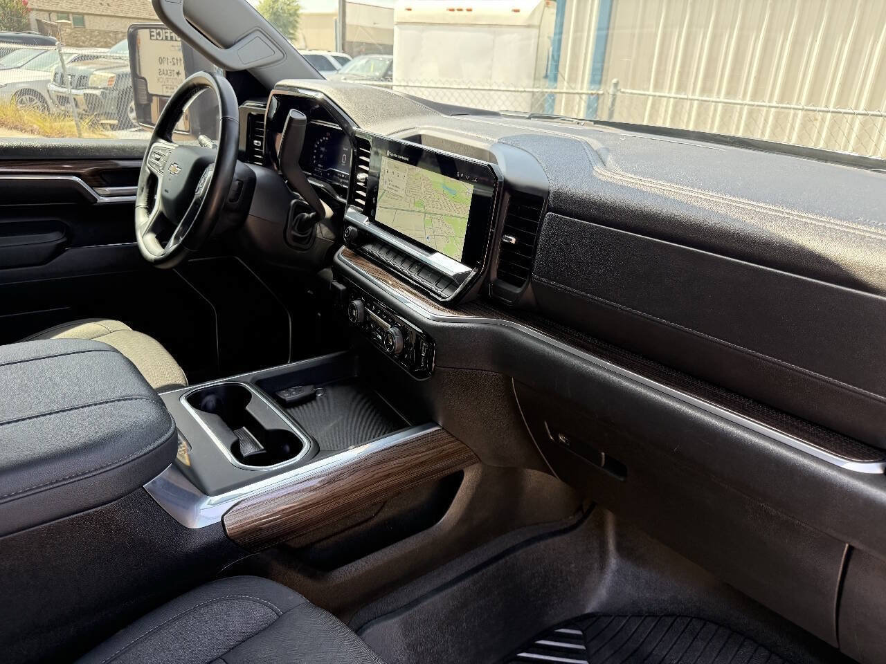 Used 2024 Chevrolet Silverado 2500 LT AWD/4WD image 23