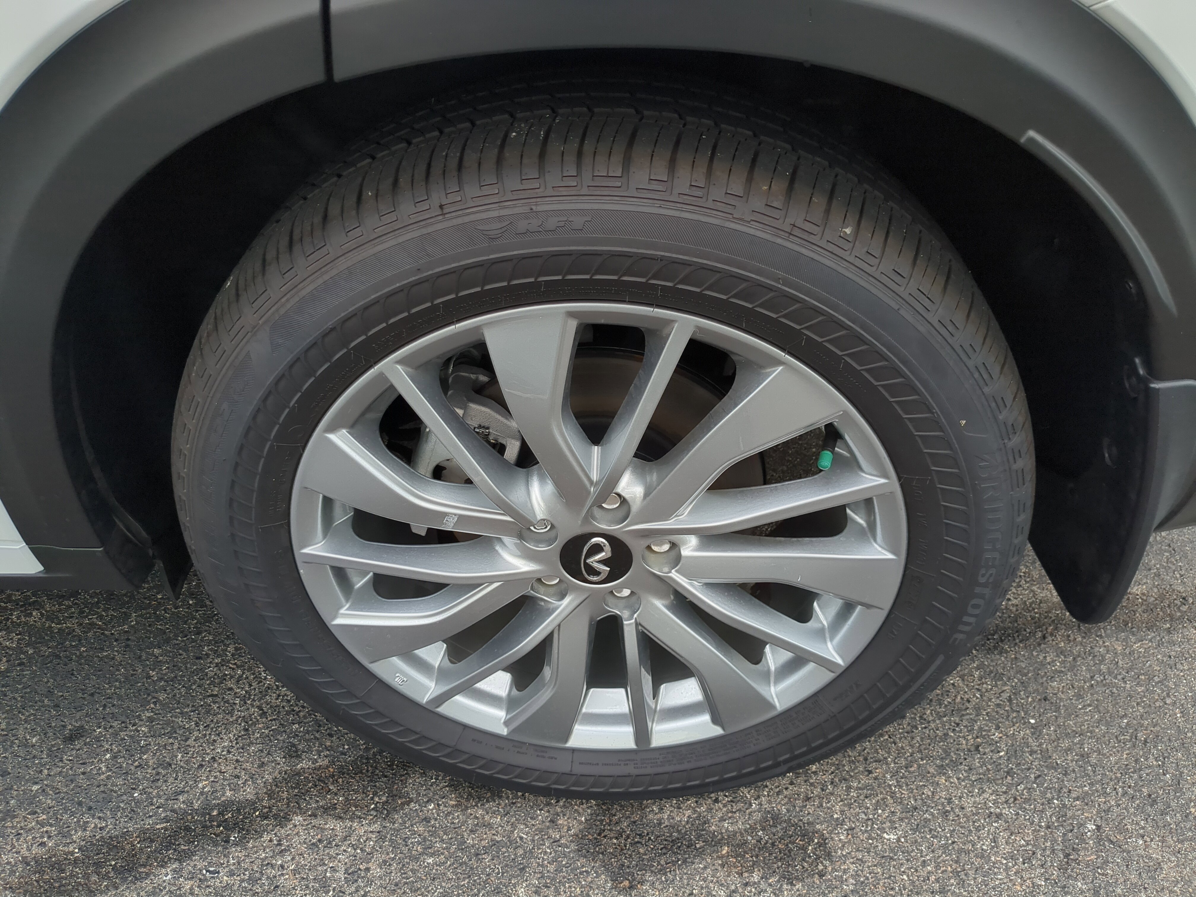 New 2025 INFINITI QX50 Luxe image 32