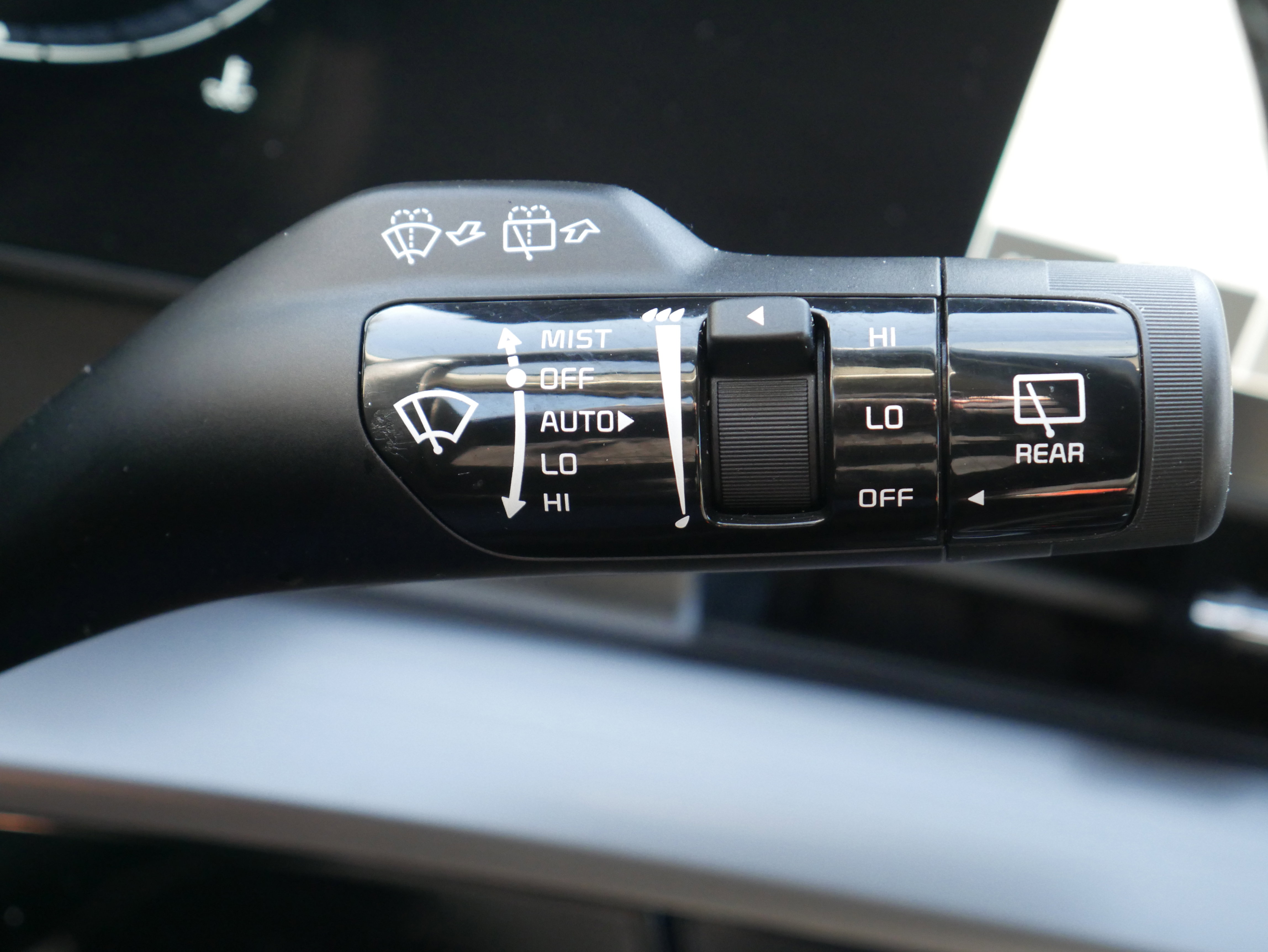 Used 2023 Kia Sportage EX image 28