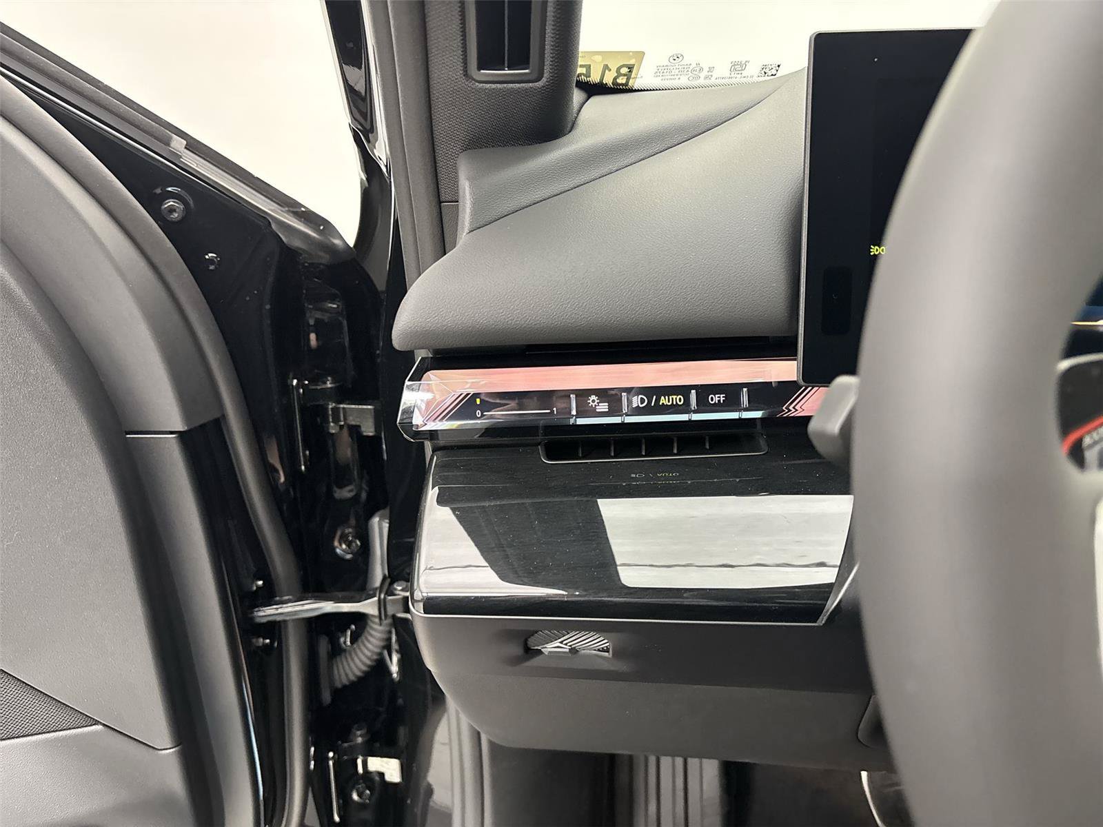 New 2027 BMW i5 xDrive40 AWD/4WD image 31