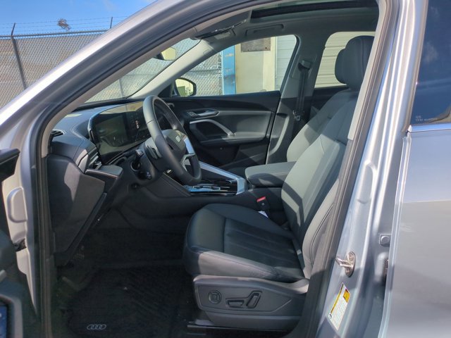 Used 2025 Audi Q5 Premium w/ Convenience Package image 24