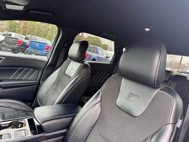 Used 2019 Ford Edge ST w/ Convenience Package image 21