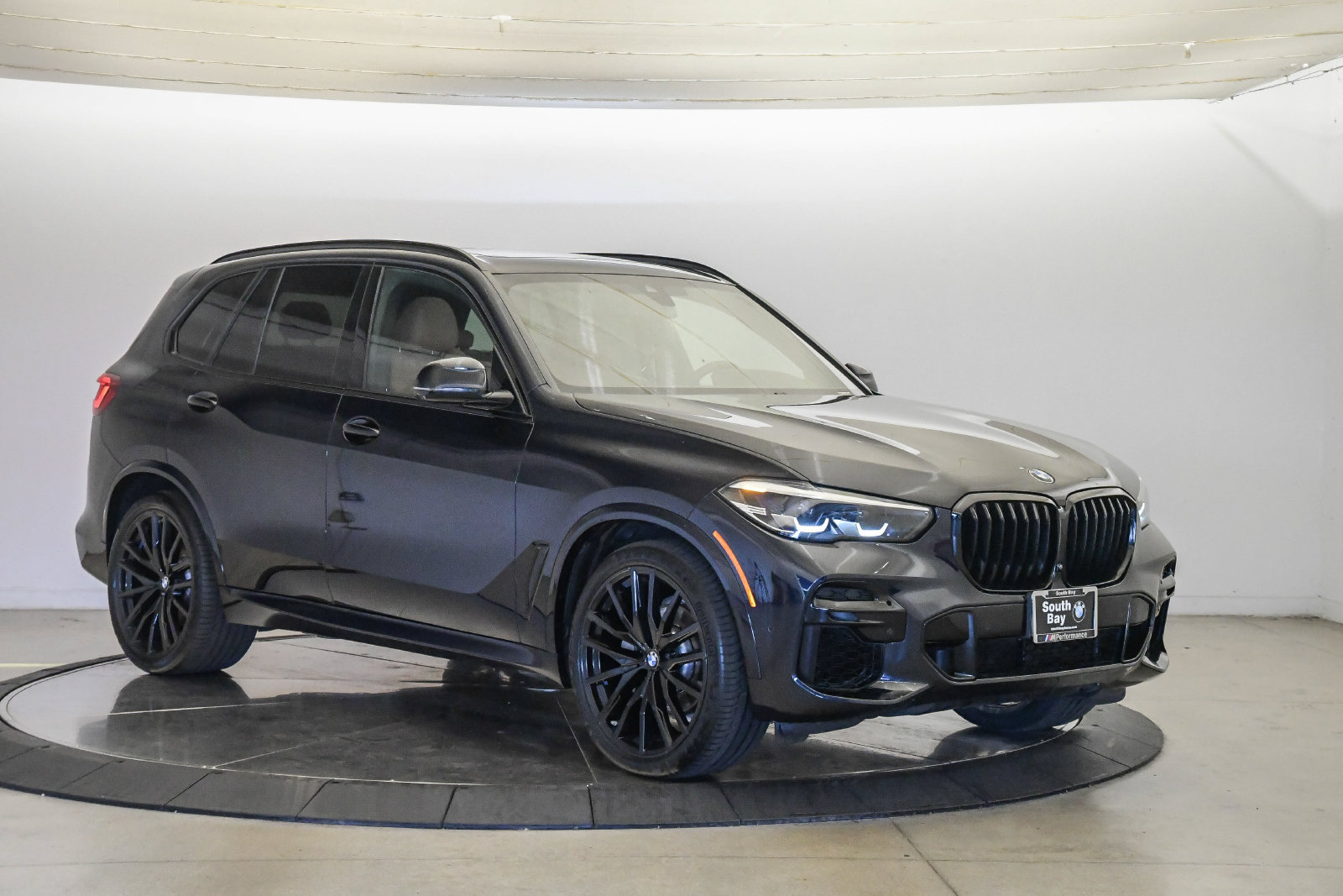 Certified 2023 BMW X5 xDrive40i w/ M Sport Package AWD/4WD image 5