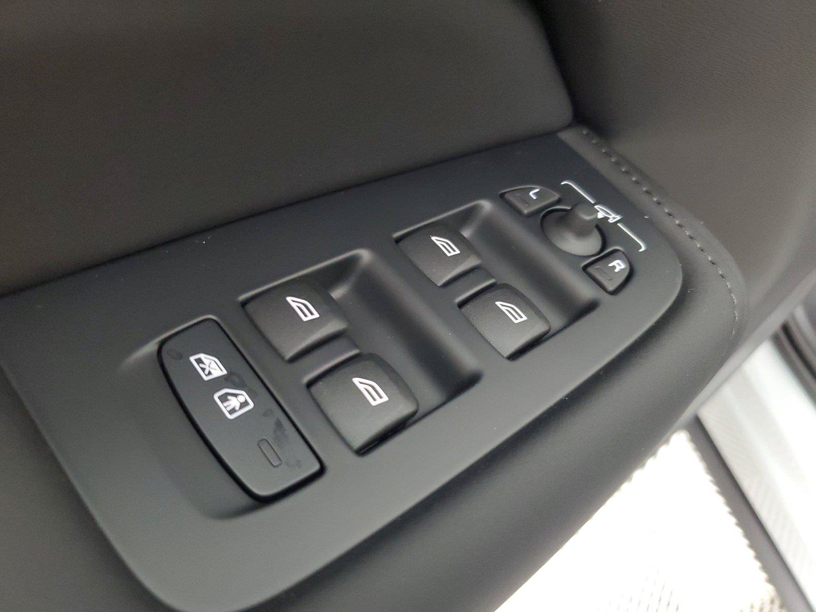 New 2027 Volvo XC60 B5 Ultra AWD/4WD image 20