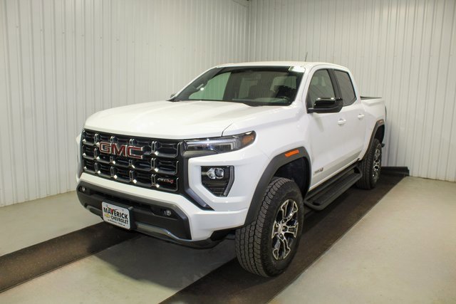 Used 2025 GMC Canyon AT4 w/ LPO, Off Road Lift Package image 3