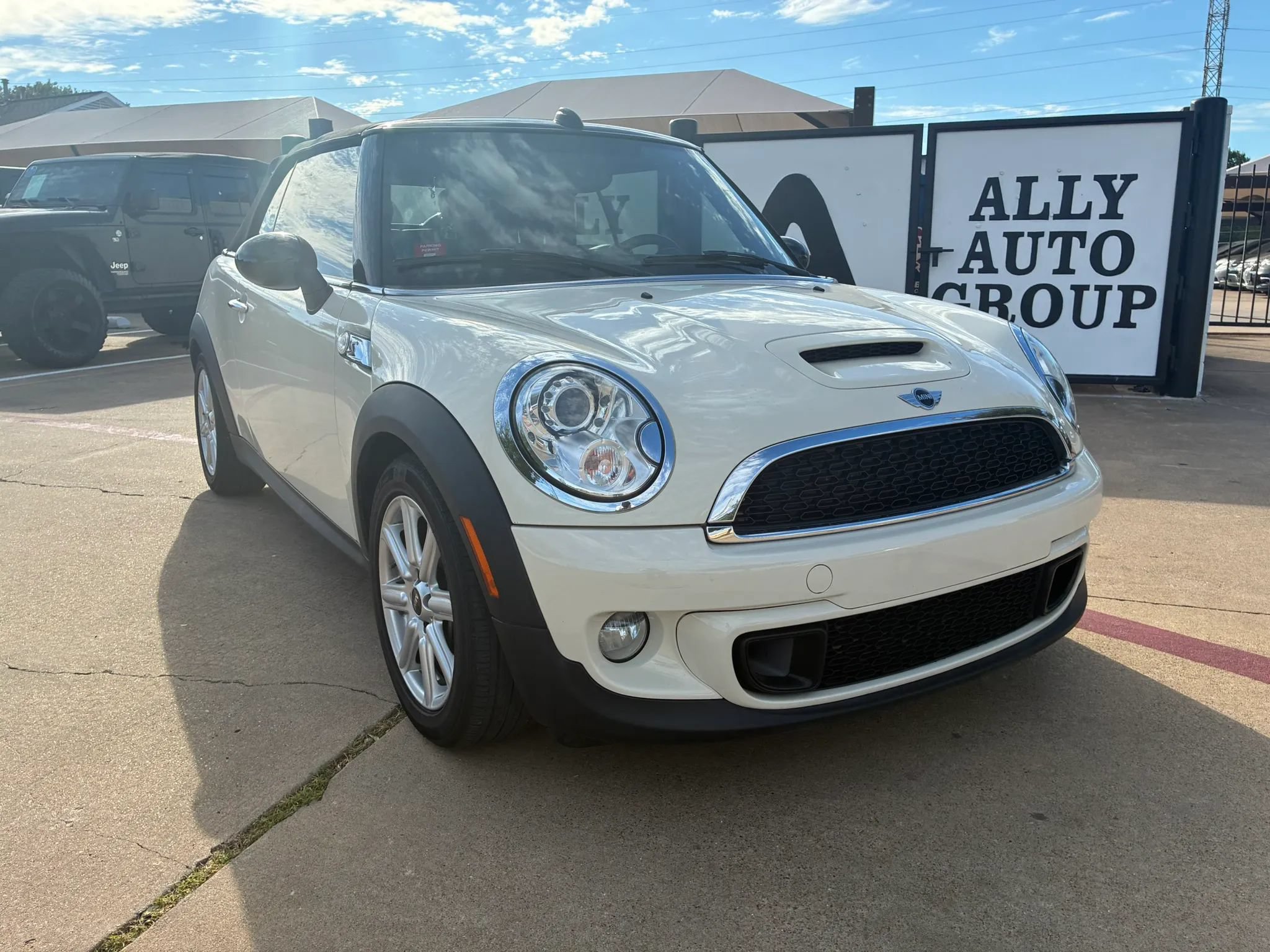 Used 2014 MINI Cooper S FWD image 1