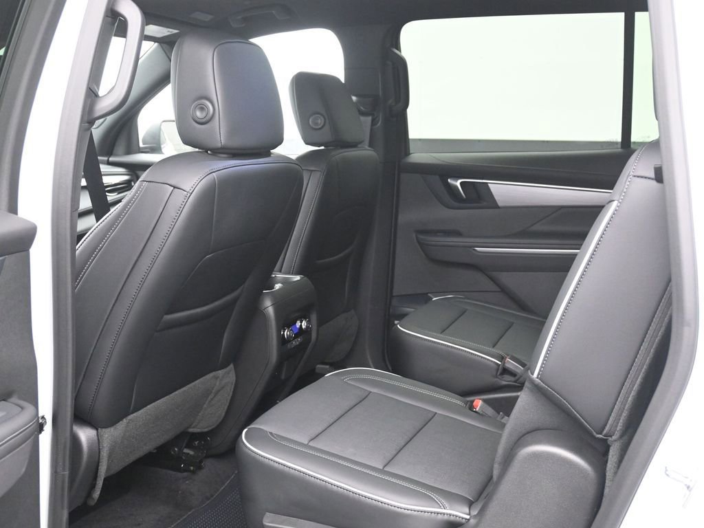 Used 2026 Buick Enclave Preferred w/ Power Package image 13