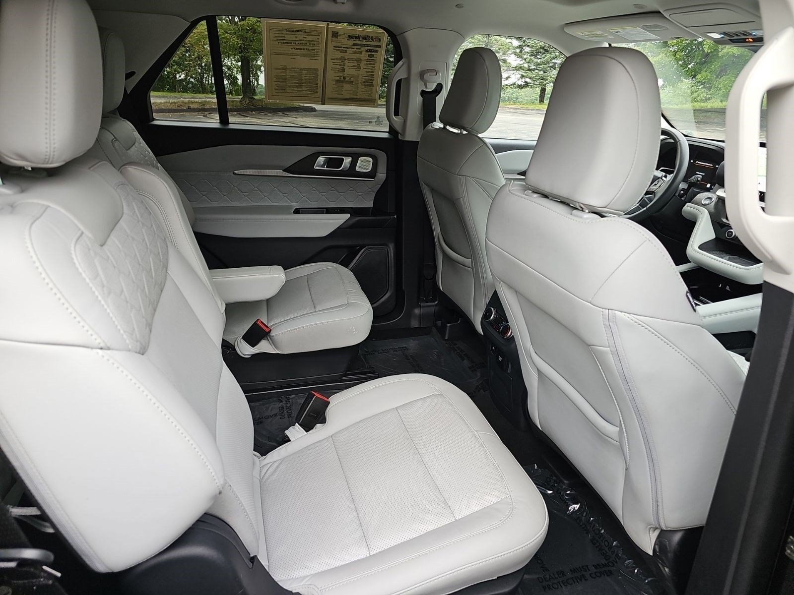 Used 2025 Ford Explorer Platinum w/ LUX Leather Package AWD/4WD image 16
