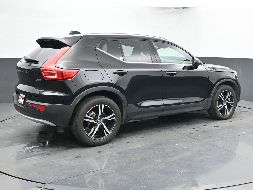 Used 2025 Volvo XC40 B5 Core AWD/4WD image 11
