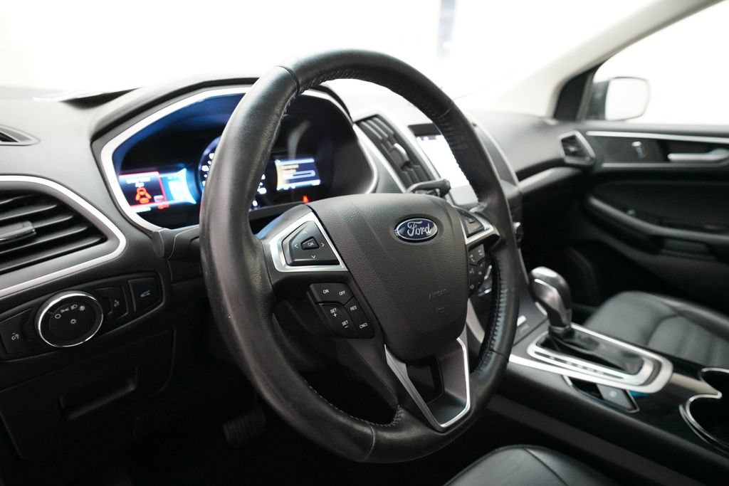 Used 2017 Ford Edge SEL w/ Equipment Group 201A AWD/4WD image 8