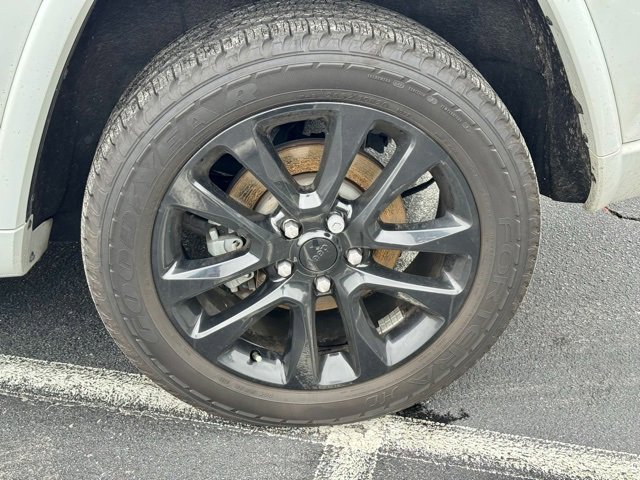 Used 2022 Jeep Grand Cherokee Laredo X image 30