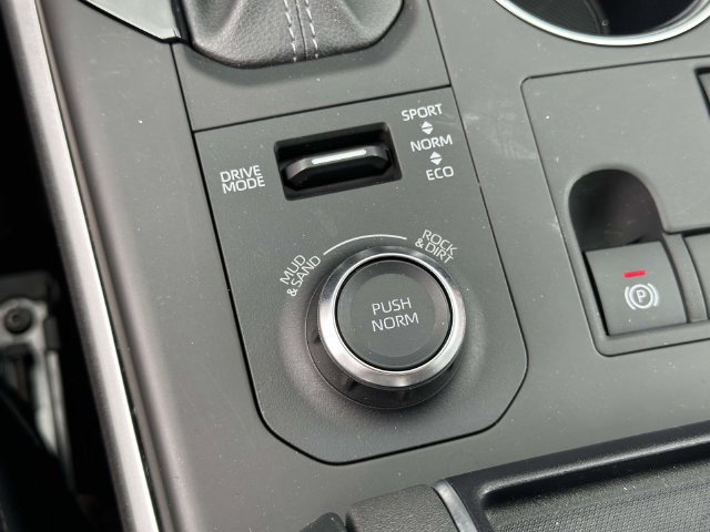 Used 2024 Toyota Highlander XSE AWD/4WD image 40