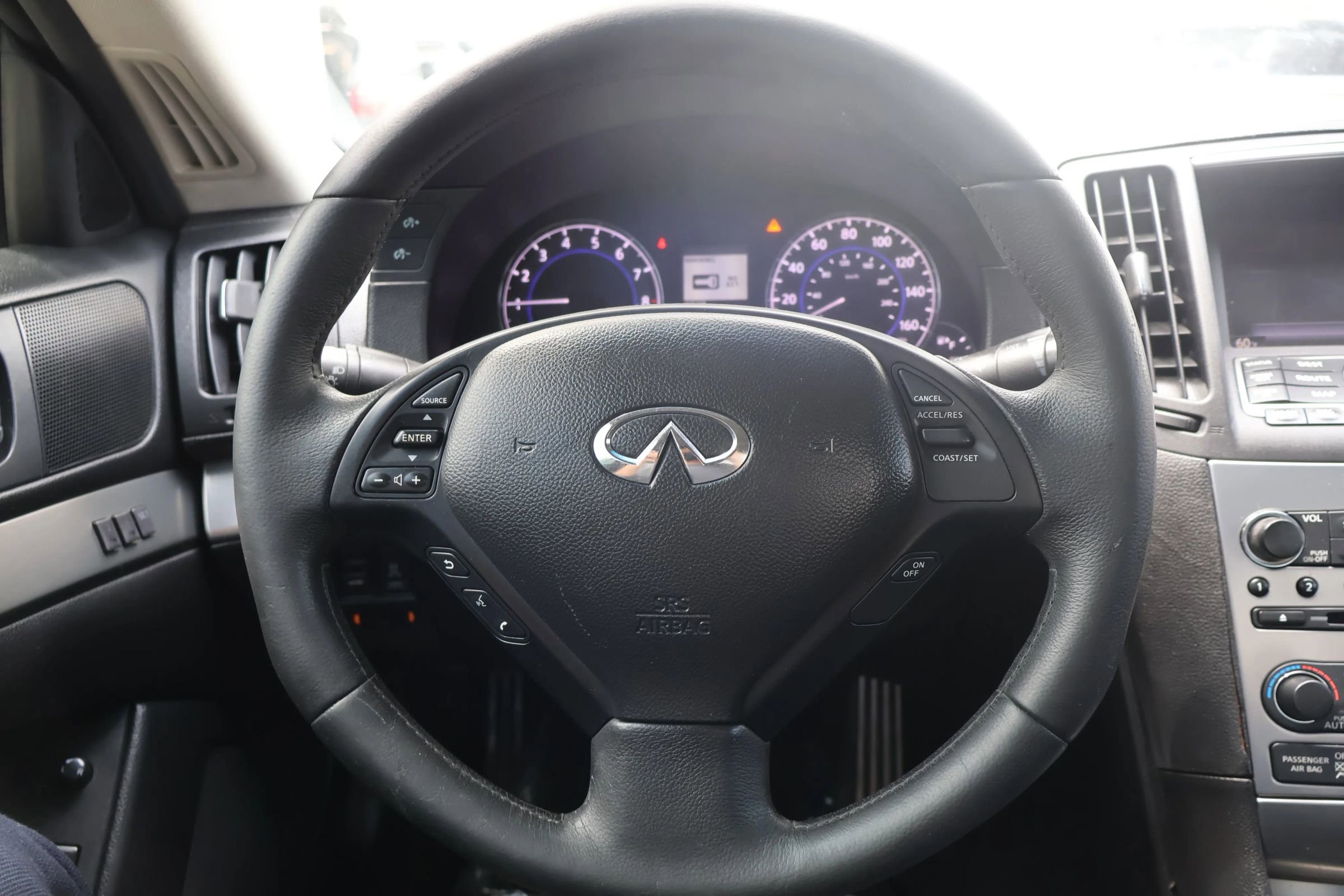 Used 2010 INFINITI G37 Sport w/ Navigation Pkg image 19