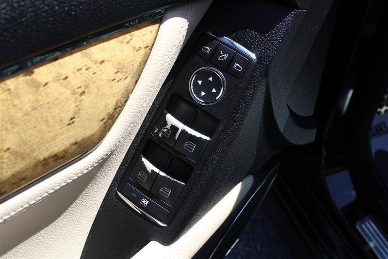 Used 2008 Mercedes-Benz C 350 Sport image 13