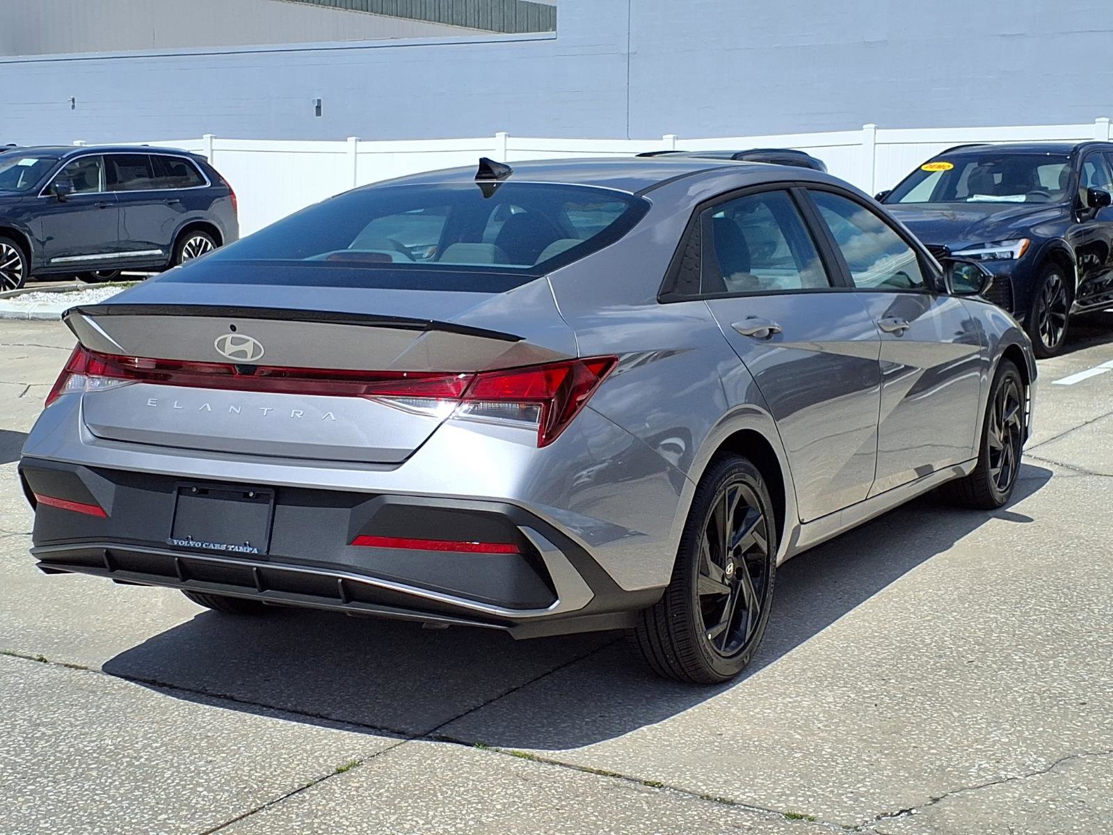 Used 2026 Hyundai Elantra Sport image 7