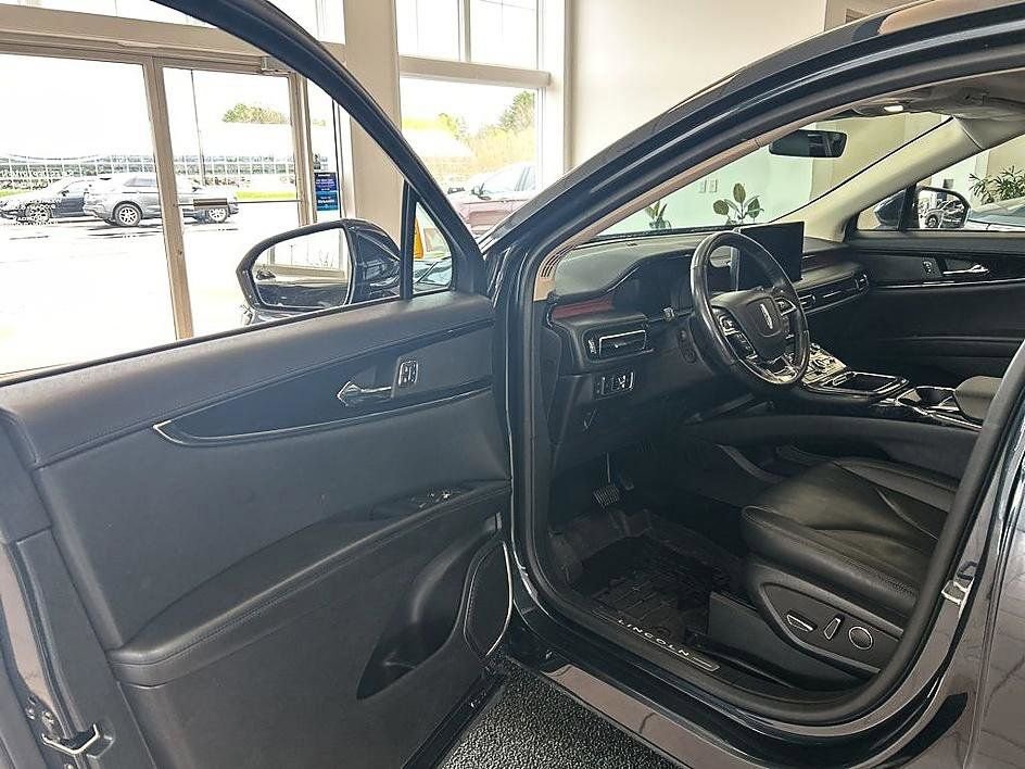 Used 2022 Lincoln Nautilus Reserve AWD/4WD image 8