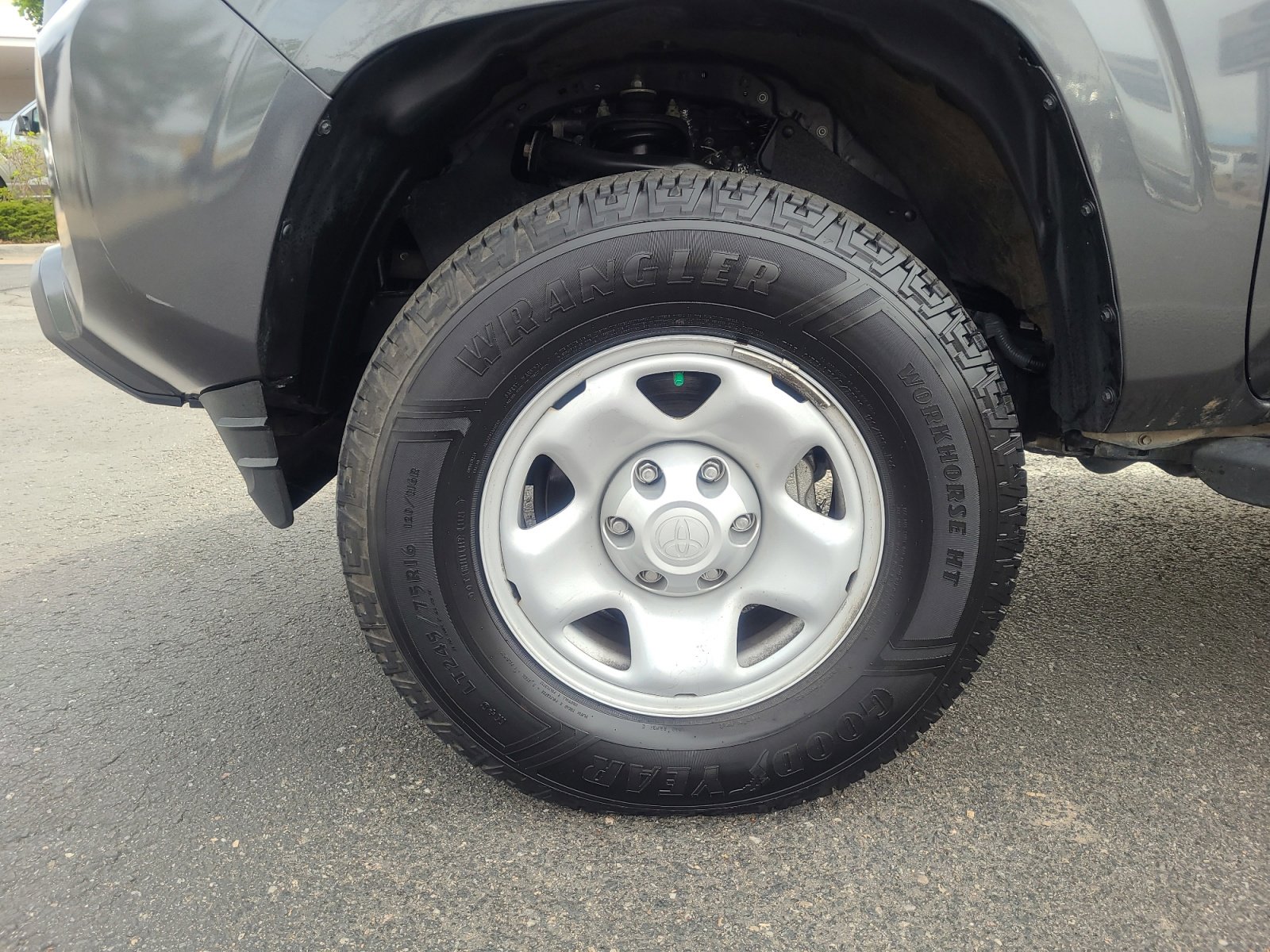 Used 2020 Toyota Tacoma SR image 26