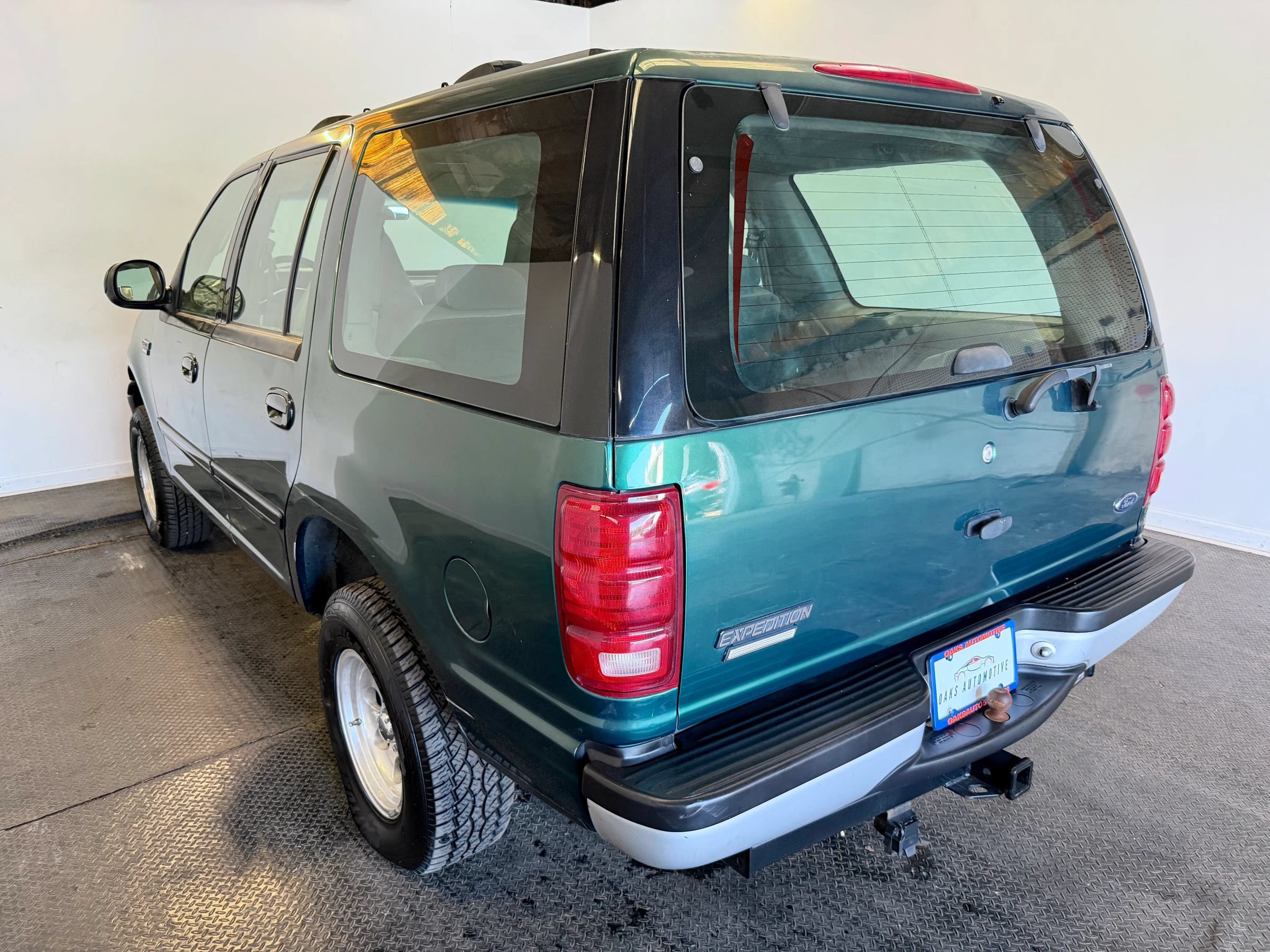 Used 2000 Ford Expedition XLT AWD/4WD image 5
