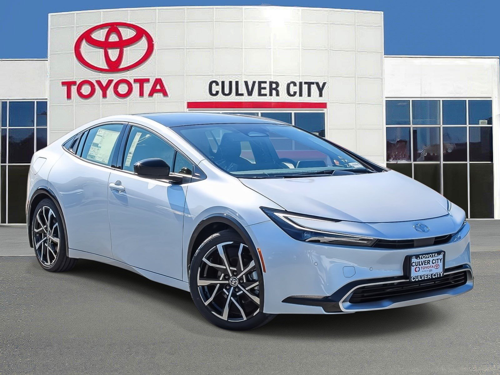 New 2026 Toyota Prius Plug-In Hybrid FWD image 1