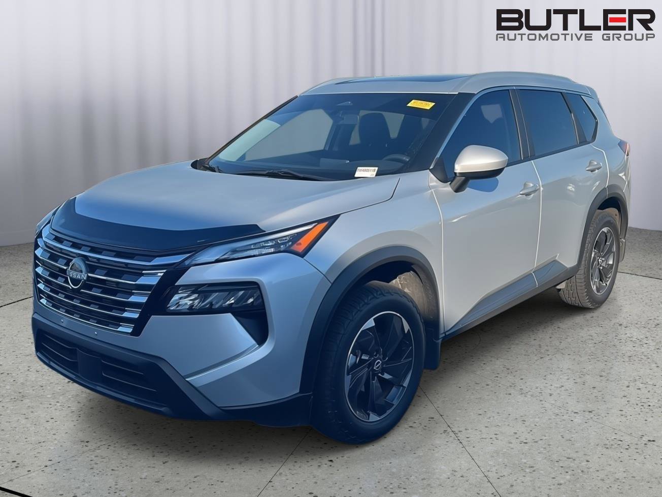 Used 2024 Nissan Rogue SV w/ SV Premium Package image 1