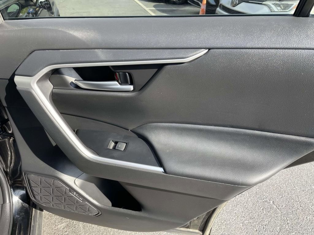 Used 2024 Toyota RAV4 AWD Hybrid image 43