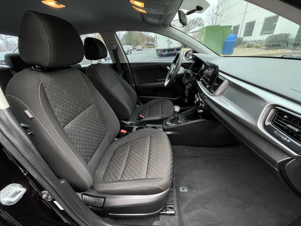 Used 2022 Kia Rio LX image 31